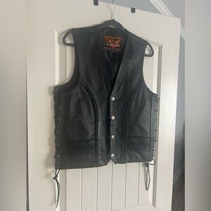 Men’s Harley Davidson Black Leather Vest with Silver Buttons. Size 42